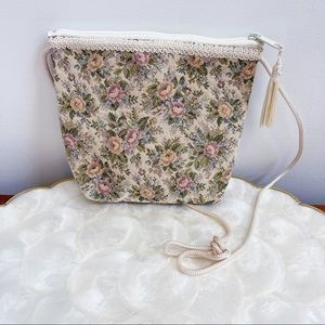 Vintage Floral Tapestry Crossbody Bag